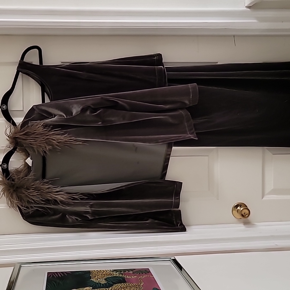 Vintage Emerald green velvet 3 piece dress perfect for the holidays 🎄